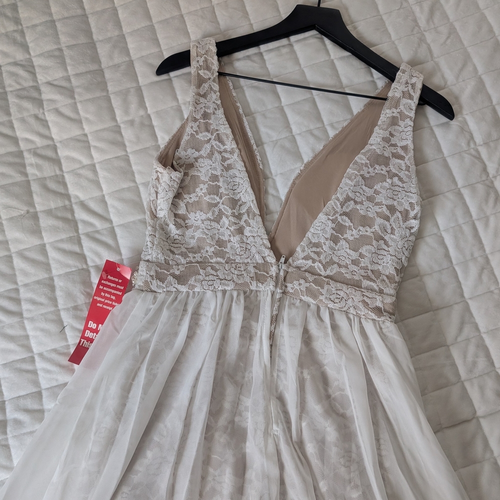 Crystal Doll Tan and Cream Dress Lace Overlay Beaded Waist Size 7 - Picture 4 of 6